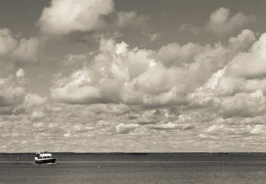 Juodkrantė · marios, laivas, debesys