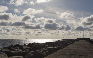 Kopgalis · pietinis molas, jūros vartai, debesys