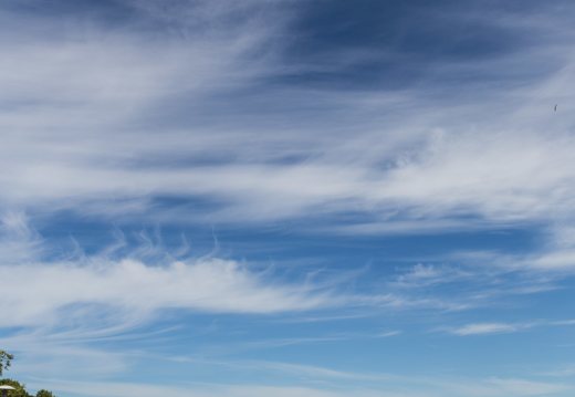 Juodkrantė · marių krantinė, debesys