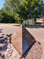 Akmens skulptūrų parkas Juodkrantėje · Žemė ir vanduo