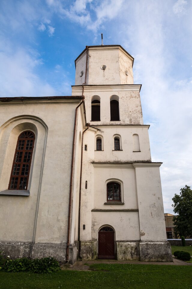 Siesikai · pilis ir bažnyčia