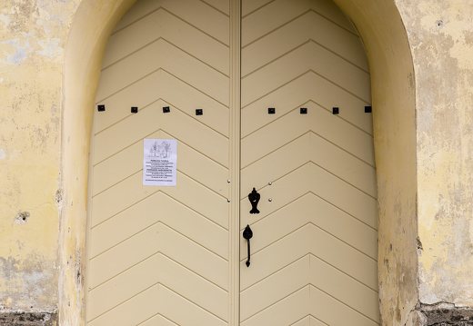 Rykantų Švč. Trejybės bažnyčia · durys