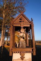 senosios Onuškio kapinės · medinė koplytėlė