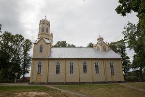 Nemajūnai · Šv. apaštalų Petro ir Pauliaus bažnyčia