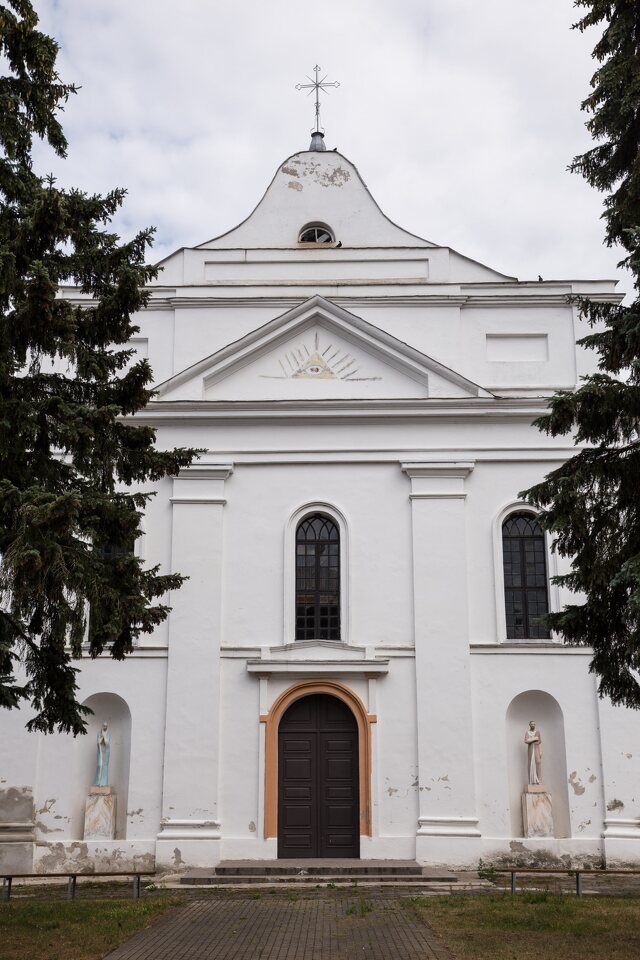 Darsūniškis · Švč. Mergelės Marijos Ėmimo į dangų bažnyčia