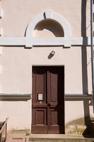 Traupio bažnyčia · šoninės durys