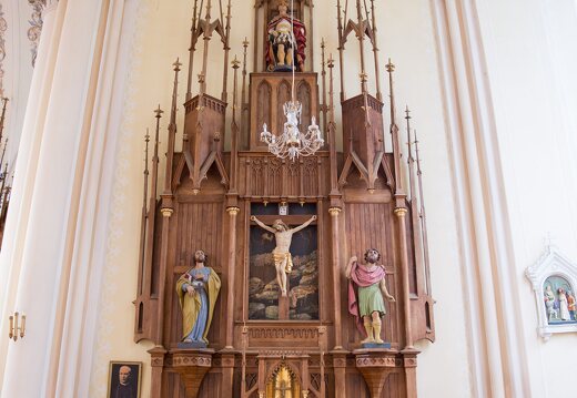Kamajų bažnyčia · šoninis altorius