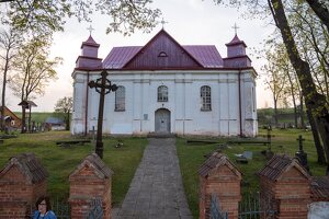 Panevėžiuko bažnyčia · fasadas, šventoriaus varteliai