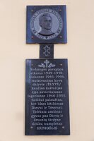 Nedzingės bažnyčia · paminklinė lenta kunigui Zigmui Neciunskui