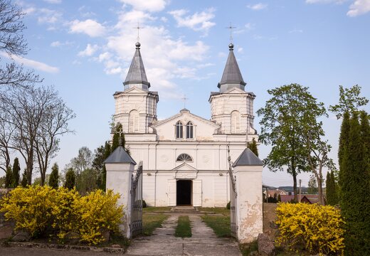 Metelių bažnyčia · šventoriaus vartai