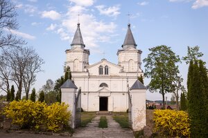 Metelių bažnyčia · šventoriaus vartai