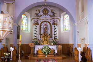Metelių bažnyčia · altorius, interjeras