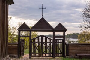 Palūšė · bažnyčios šventoriaus vartai