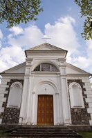 Naujas Strūnaitis · bažnyčios fasadas