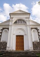 Naujas Strūnaitis · bažnyčios fasadas
