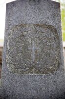 Naujas Strūnaitis · bažnyčia, paminklas šventoriuje9928