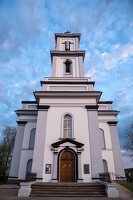 Nemenčinė · bažnyčios fasadas