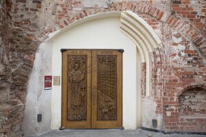 Kaunas · Šv. Jurgio bažnyčios šoninės durys
